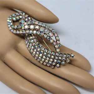 Stunning Rhinestone Gold tone Pin Brooch Elegant